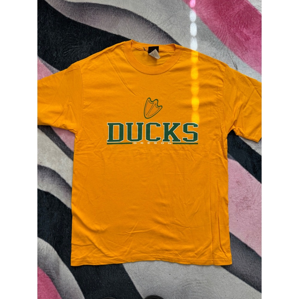 Oregon Ducks NCAA Graphic T-Shirt Yellow Mens Medium UO Collegiate Tee
